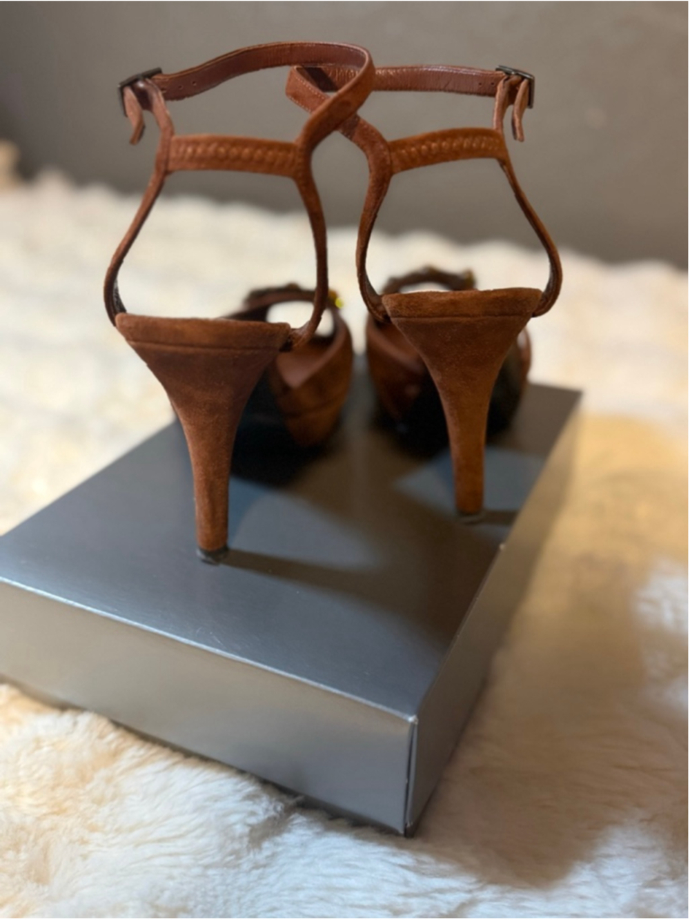 Preowned , Lerre Exclusive brown suede peep-toe sandals with jeweled buckle. - Picture 3 of 4